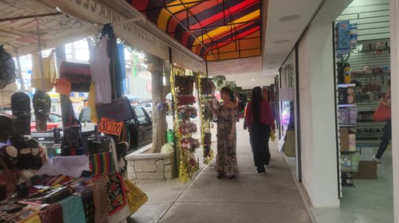 Comercios de Guasave, Sinaloa, arrancan ciclo fuerte de ventas; aguinaldos definirán el cierre de un año complicado