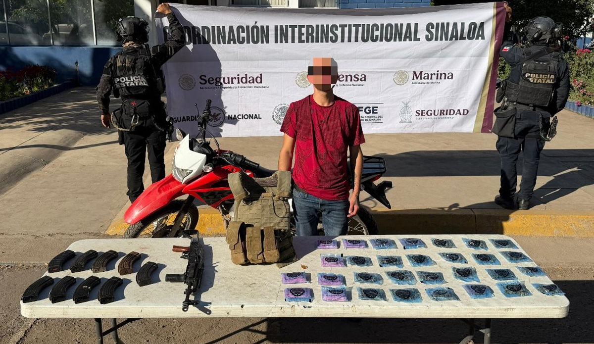 Detienen a hombre con arma, droga y moto robada en Villa Juárez, Navolato