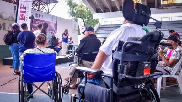 Retiran en Mazatlán, Sinaloa apoyos económicos a personas con discapacidad por parte del DIF; ‘hay un programa federal’: Alcaldesa