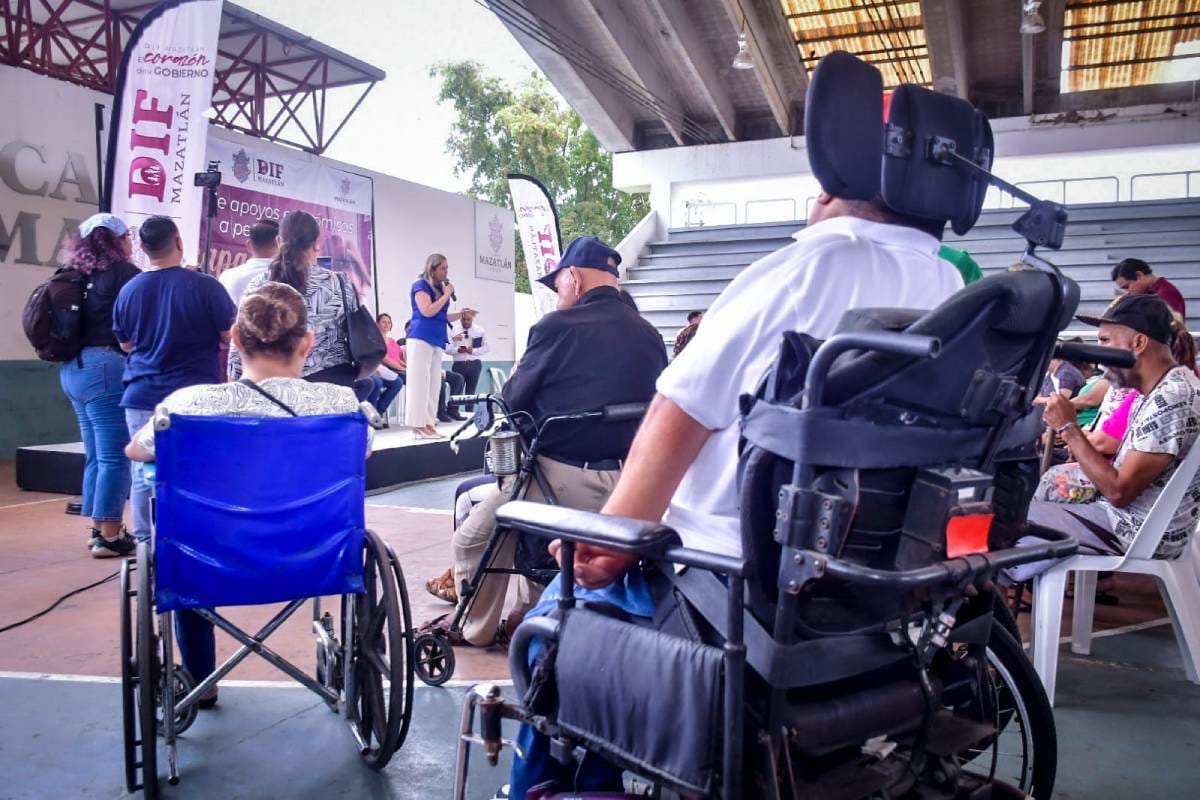 Retiran en Mazatlán, Sinaloa apoyos económicos a personas con discapacidad por parte del DIF
