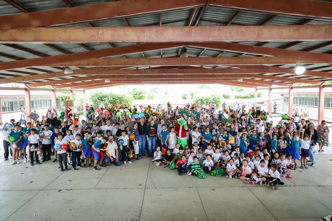 DIF Sinaloa apoya a familias del sur