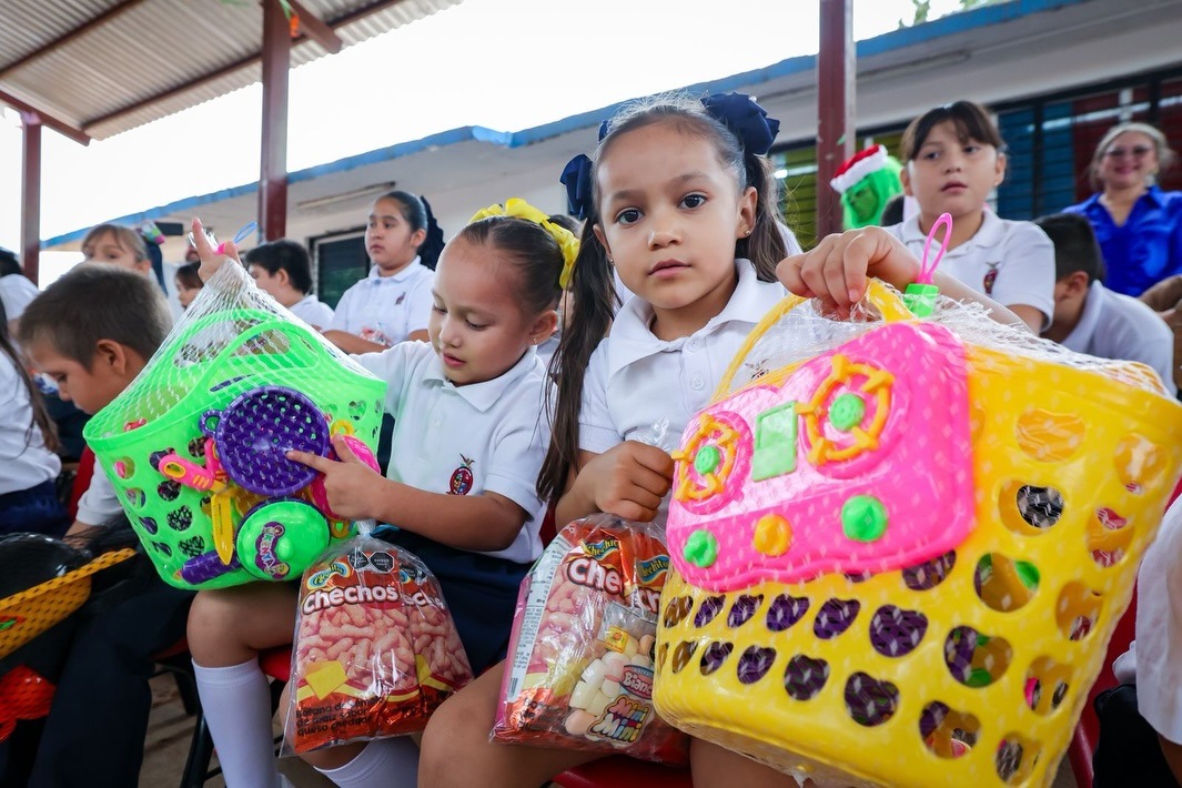 DIF Sinaloa apoya a familias del sur