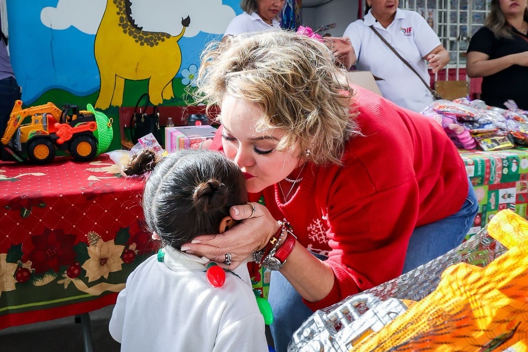 DIF Sinaloa apoya a familias del sur