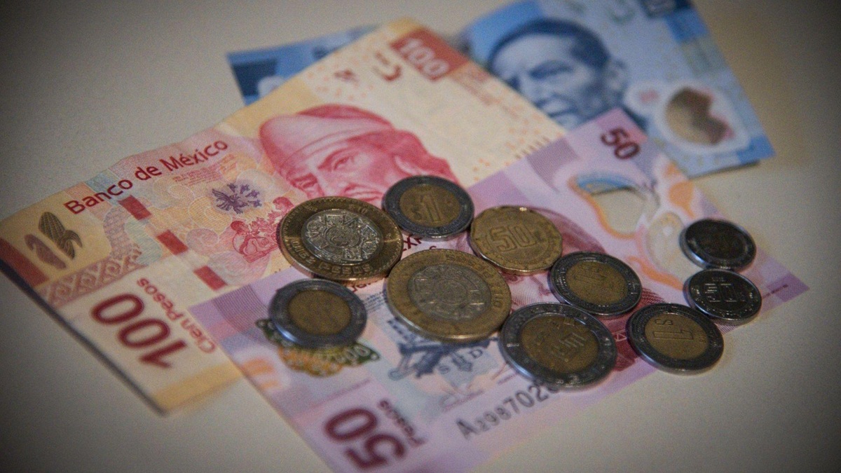 Salario Mínimo. Billetes y monedas mexicanos