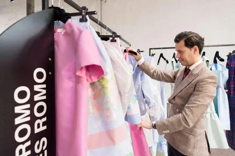 diseñador internacional Andrés Romo