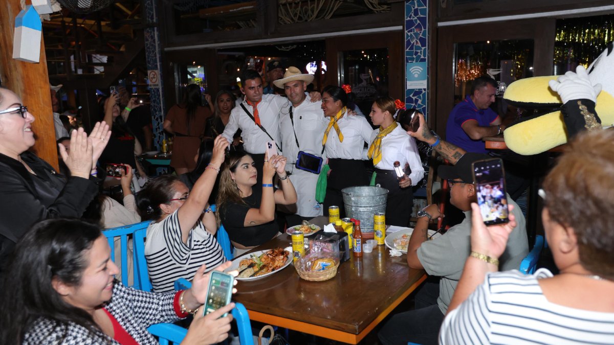 doce aniversario de el muchacho alegre en mazatlan sinaloa
