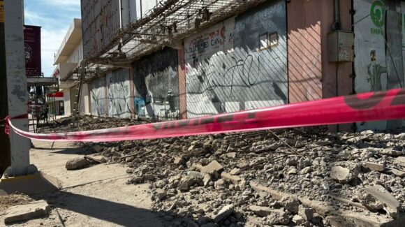 Fotos | Inicia destrucción de marquesina de viejo edificio de La Violeta en Los Mochis, Sinaloa