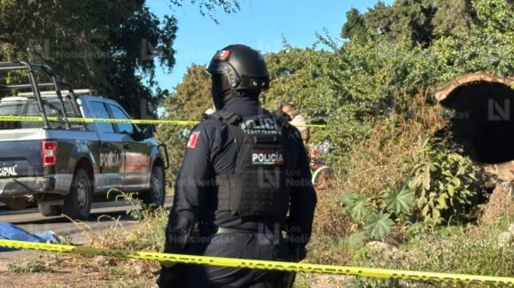 ¡Estaba esposado! Ejecutan a balazos a un joven en la Cofradía de la Loma en Navolato, Sinaloa