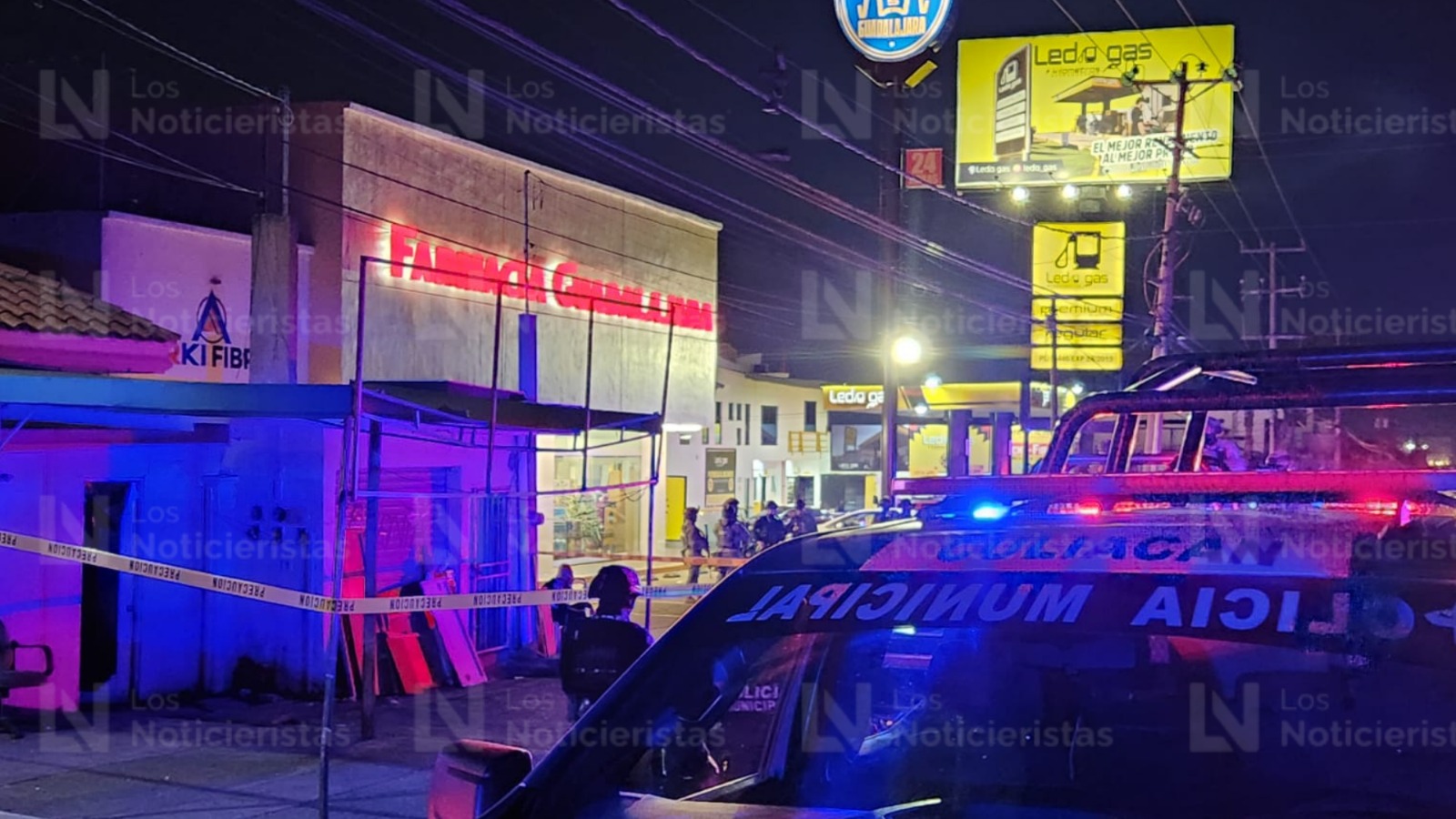 Policías Municipales de Culiacán resguardan la escena del crimen
