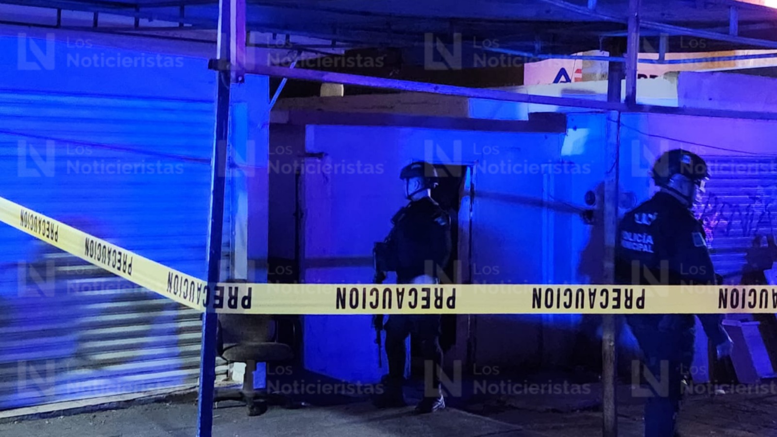 Policías Municipales de Culiacán resguardan la escena del crimen