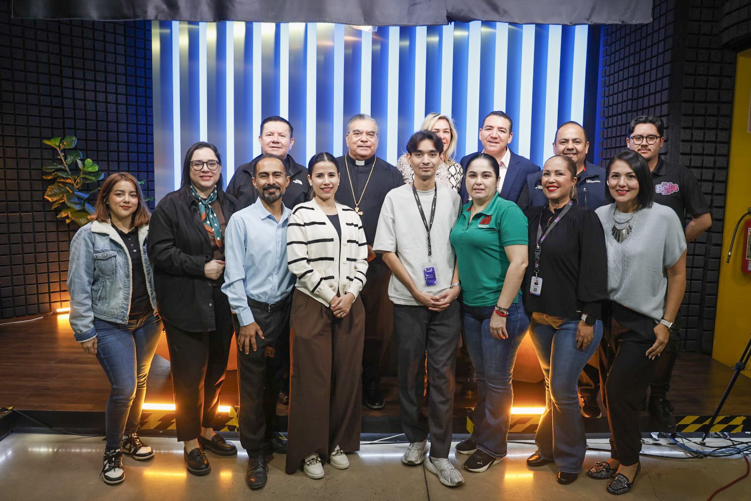 el Obispo de la Diocesis de Culiacán Jesus Jose Herrera Quiñonez visito vibra radio