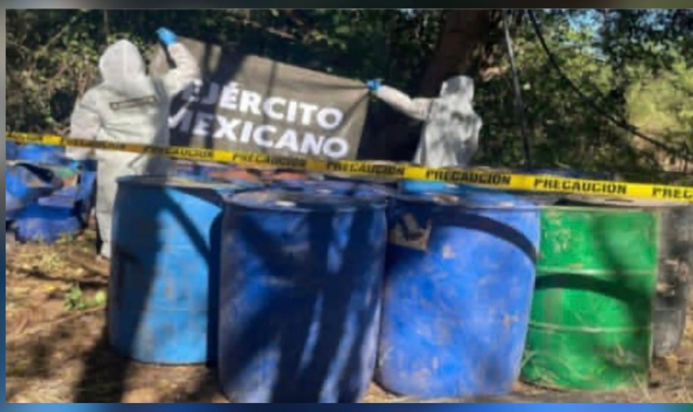 elementos del ejercito destruyendo laboratorios clandestinos