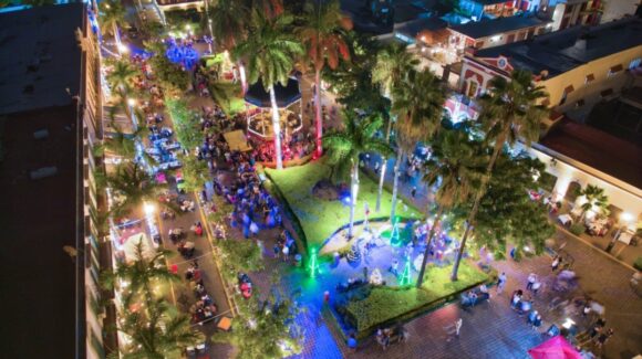 Se encenderá la magia en la Plazuela Machado en Mazatlán, Sinaloa este viernes 5 de diciembre con su gran iluminación navideña