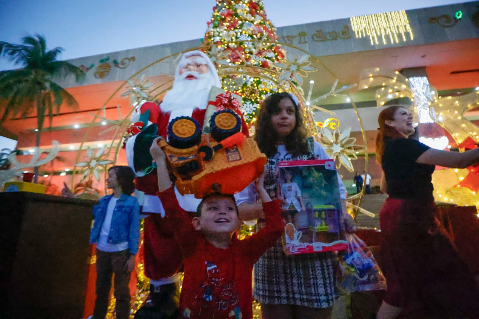 Encendido del Árbol de la Navidad en Culiacán