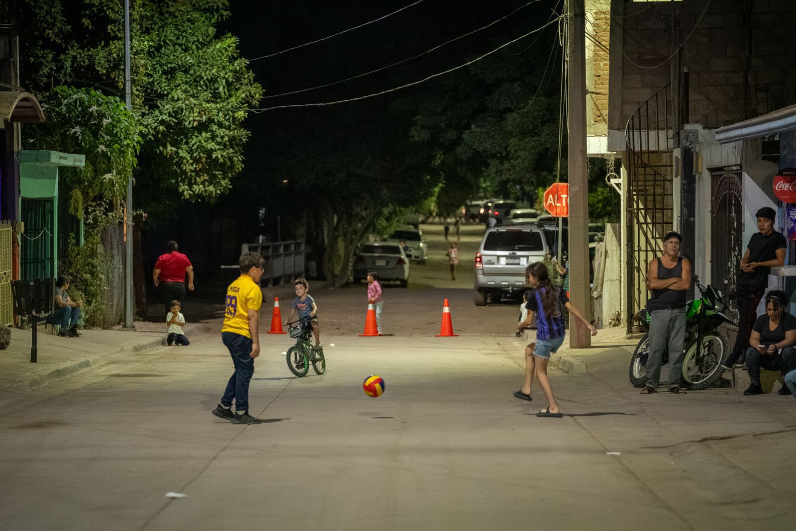 Entregan calles pavimentadas en colonia La Amistad, en Culiacán