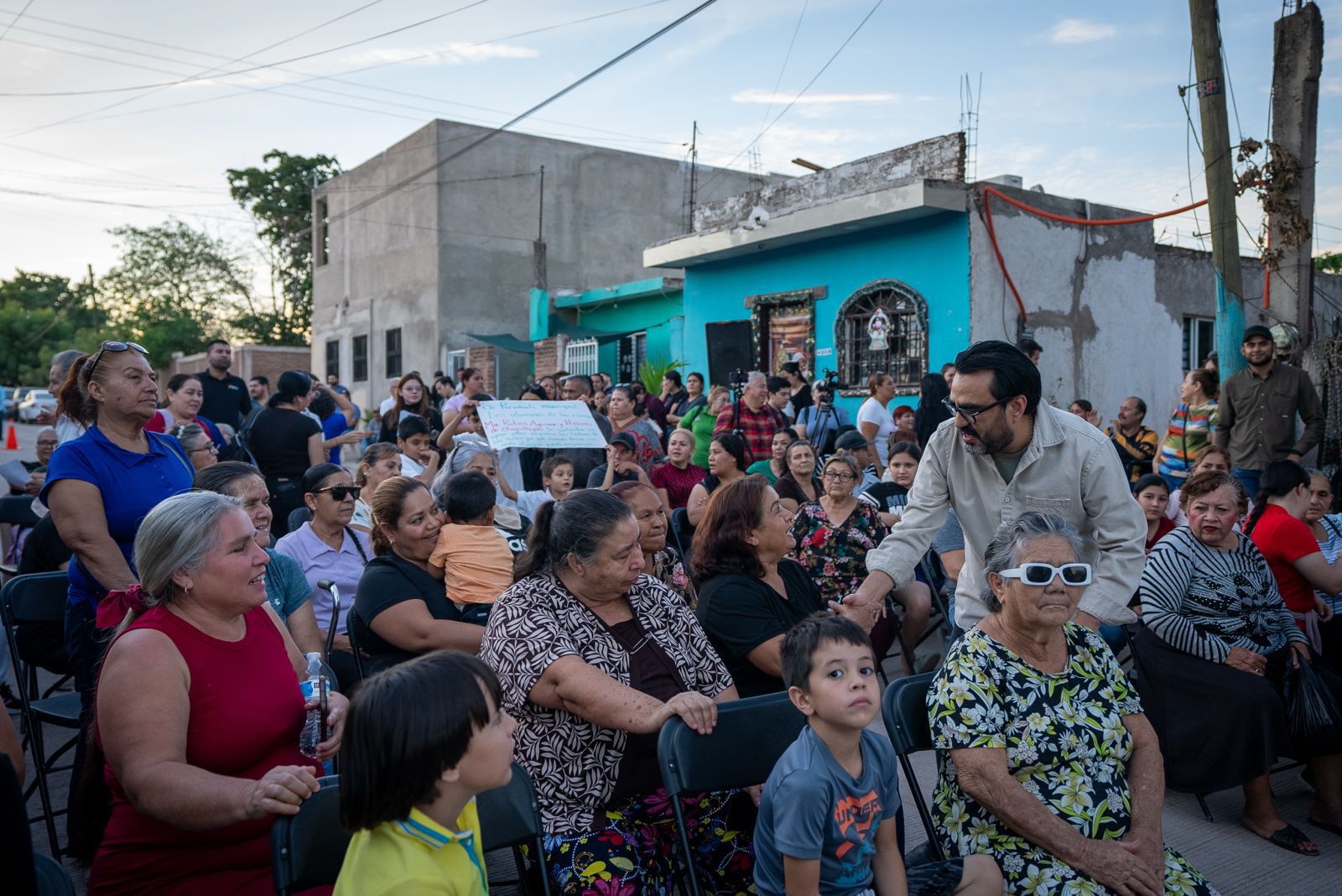 Entregan calles pavimentadas en colonia La Amistad, en Culiacán
