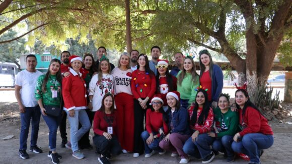 DIF Ahome inicia con la entrega de paquetes de cenas navideñas a familias de escasos recursos