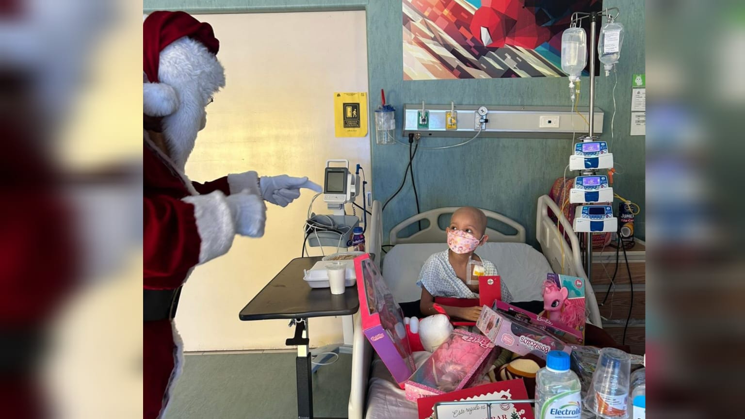 Proyecto Sonrisas y Fundación Grupo ARHE entregan juguetes a niños internados en el Hospital Pediátrico de Sinaloa
