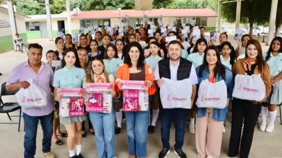 Campaña ‘Menstruación Digna’ llega a Badiraguato, Sinaloa