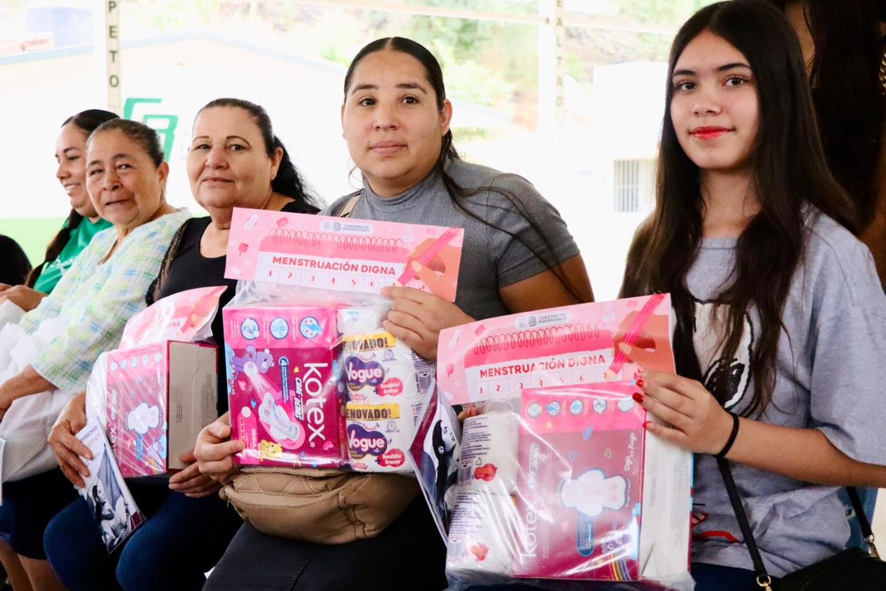 Entregan apoyos del programa Menstruación Digna, en Badiraguato