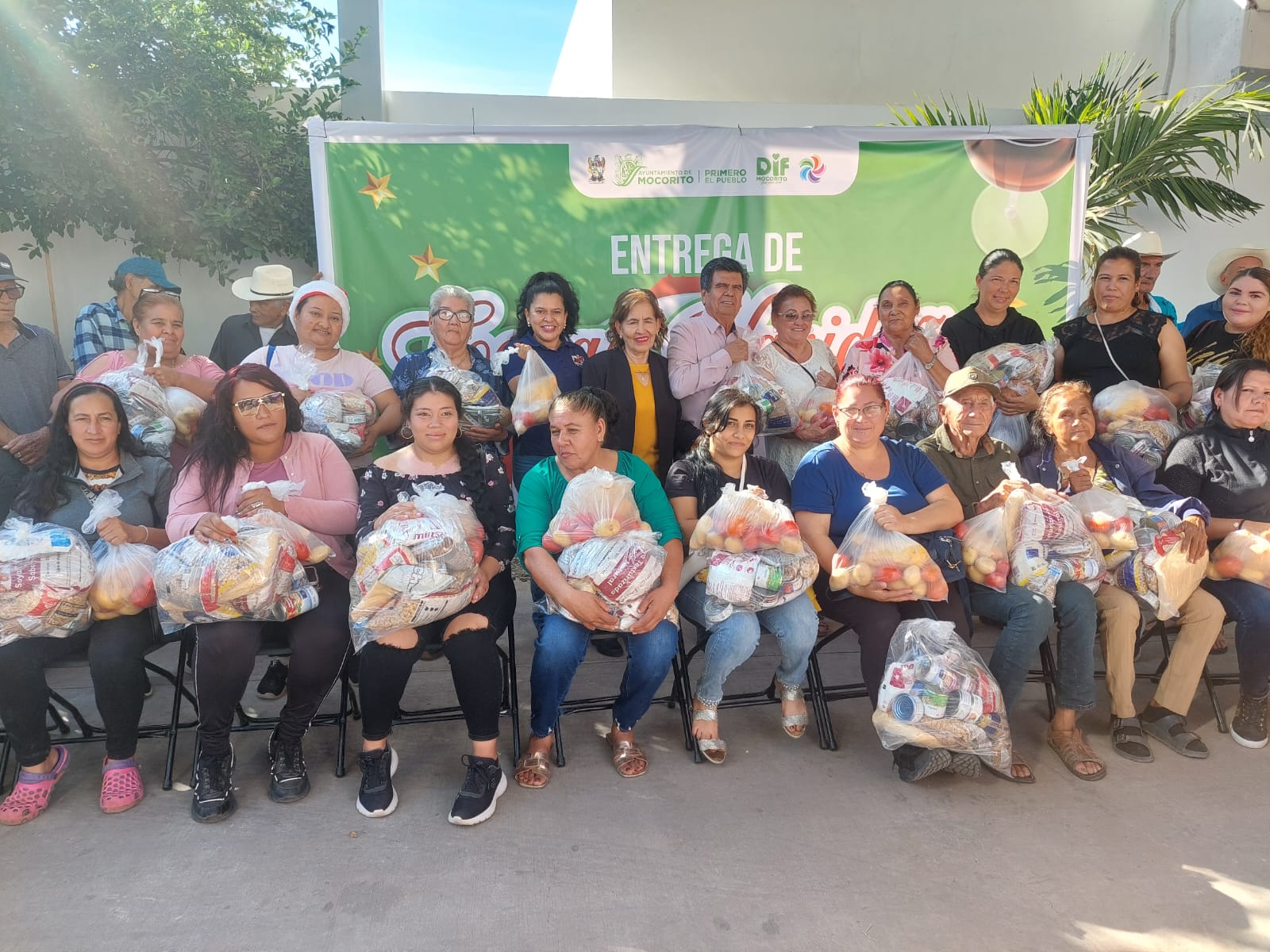 Entregan cenas navideñas a familias vulnerables en Mocorito
