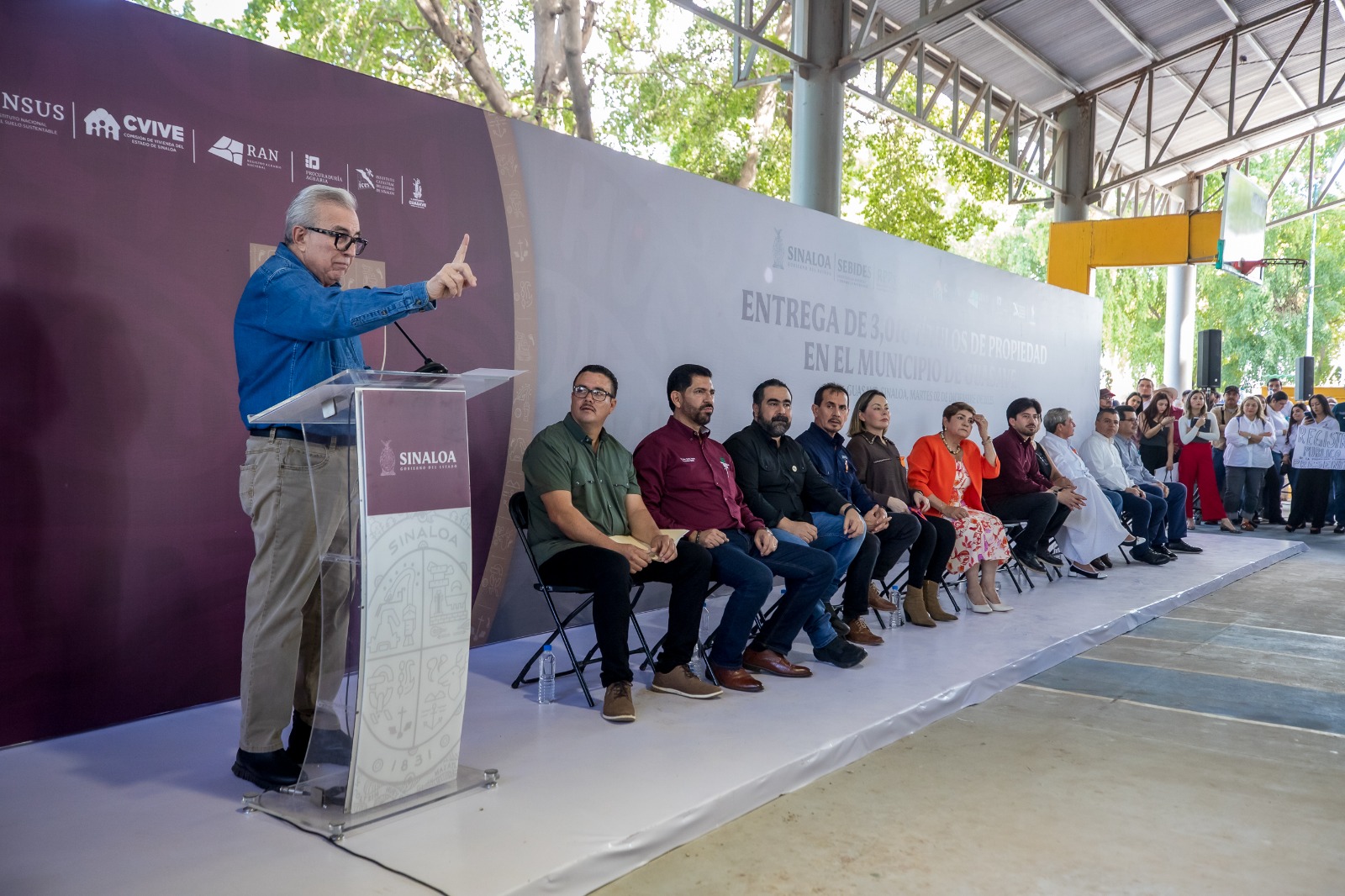entregan mas de 3000 títulos de propiedad a familias de Guasave