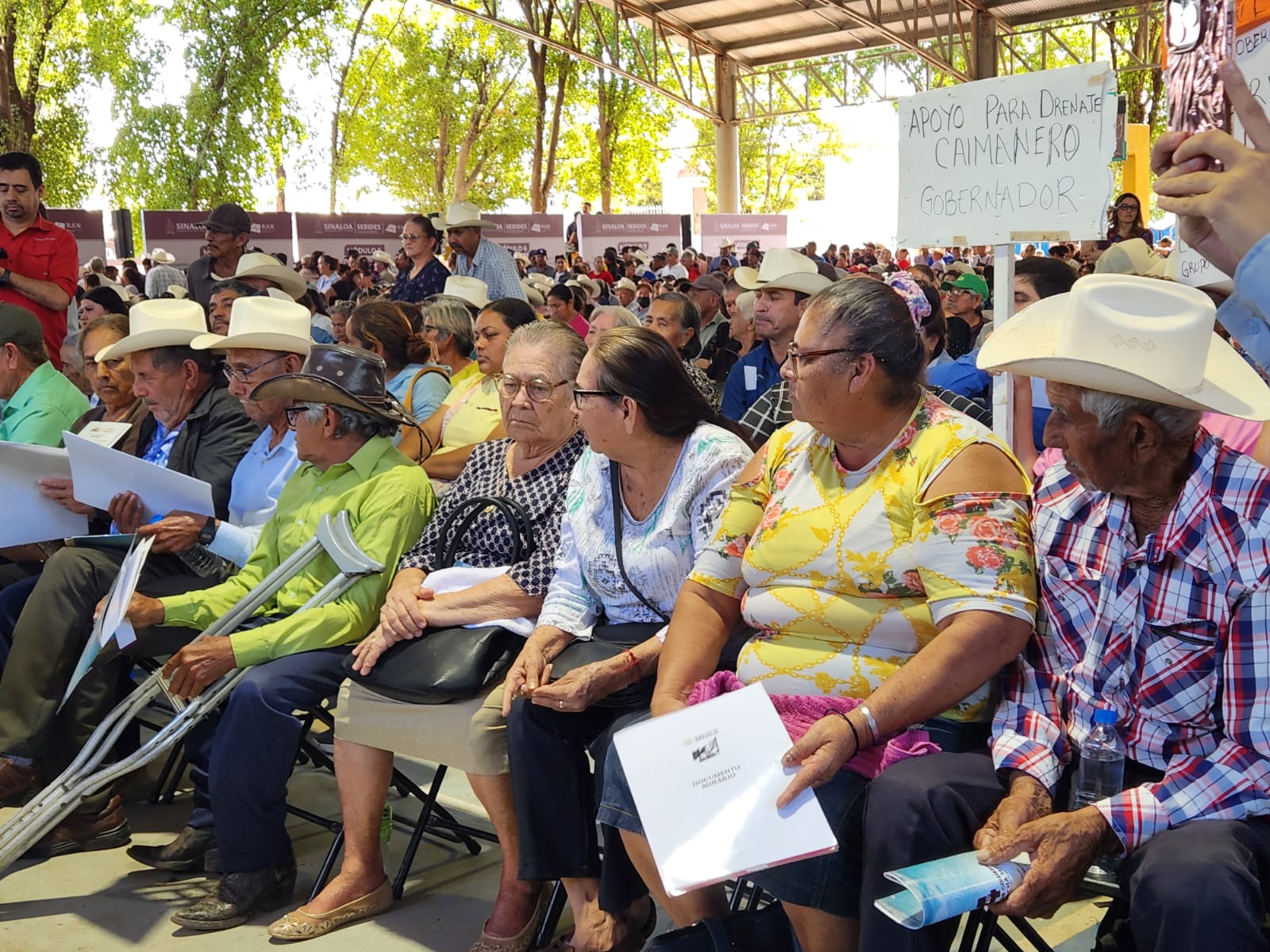 entregan mas de 3000 títulos de propiedad a familias de Guasave