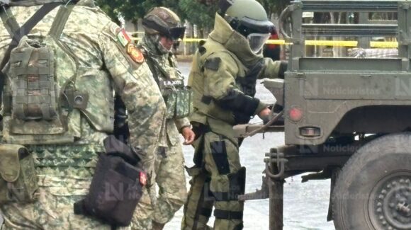 Luego de casi 40 horas, Escuadrón Antibombas del Ejército retira explosivos en la colonia Canaco de Culiacán, Sinaloa