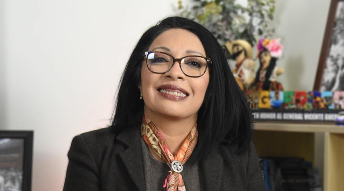 Esthela Damián