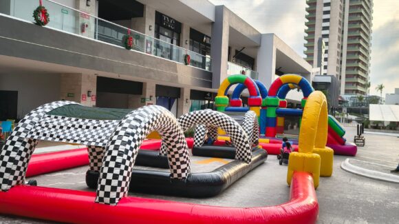 Isla Tres City Center abre su explanada para actividades familiares todos los domingos en Mazatlán, Sinaloa