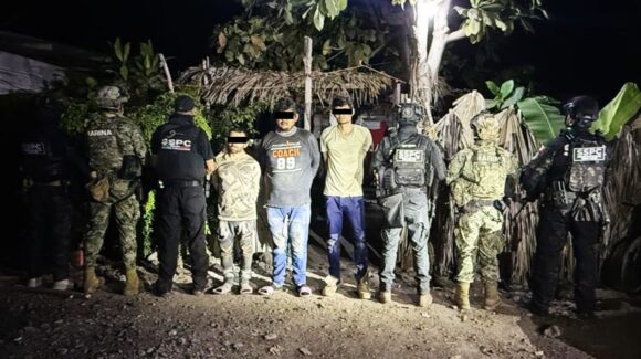 Capturan a 3 extorsionadores que usaban artefactos explosivos en Michoacán, informa García Harfuch
