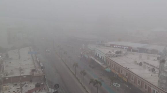 Mazatlán, Sinaloa, despierta entre neblina en Nochebuena; piden extremar precauciones