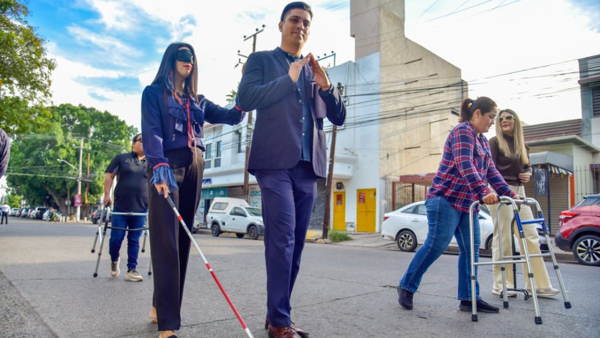 funcionarios del ayuntamiento recorren las calles de los mochis se unen