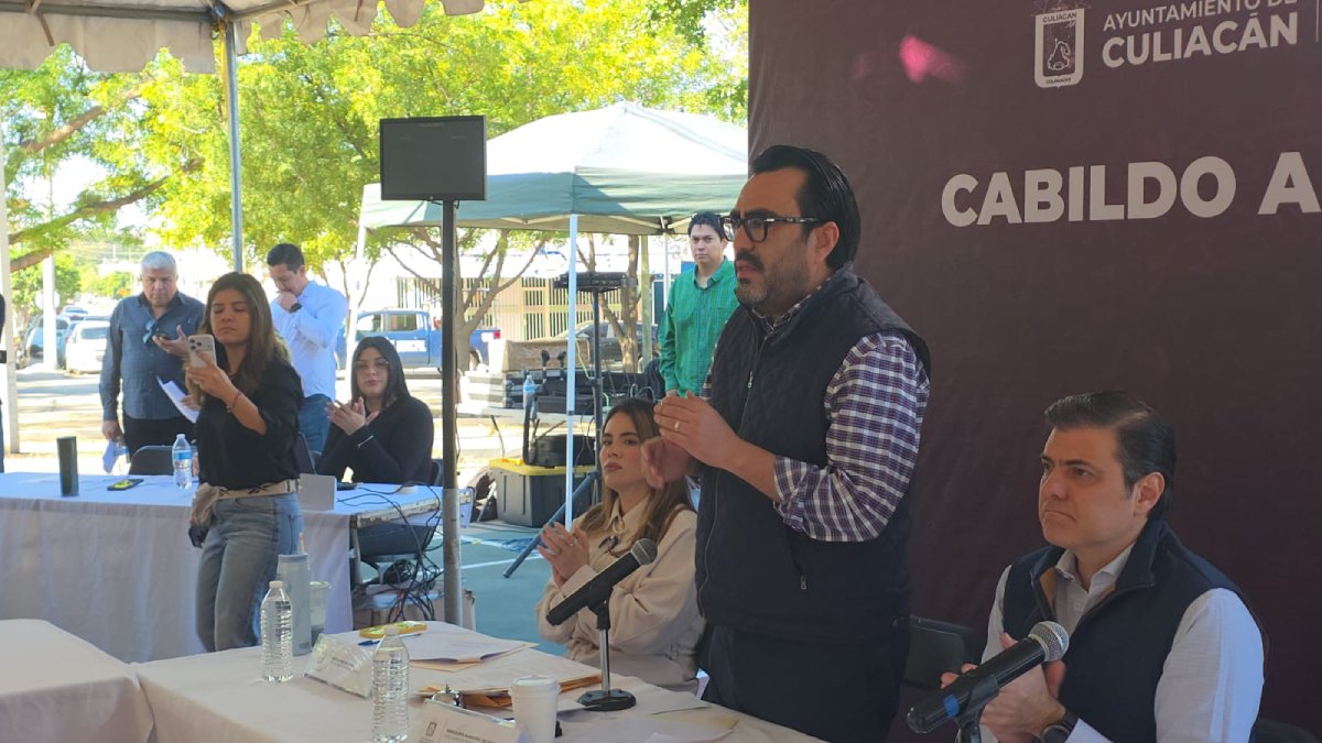 gamez mendivil y regidores en sesion de cabildo abierto en culiacan alcalde