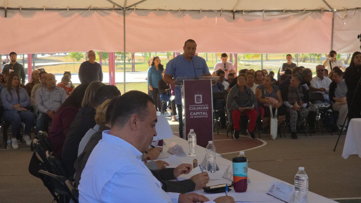 gamez mendivil y regidores en sesion de cabildo abierto en culiacan alcalde