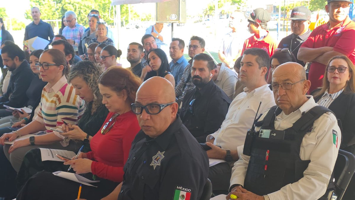 gamez mendivil y regidores en sesion de cabildo abierto en culiacan alcalde