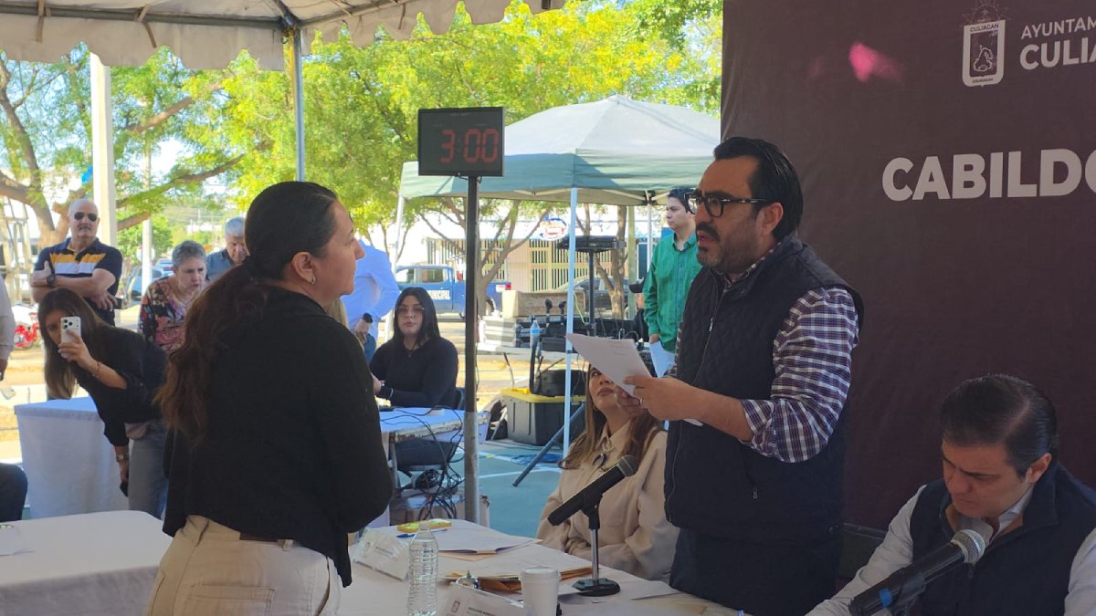gamez mendivil y regidores en sesion de cabildo abierto en culiacan alcalde
