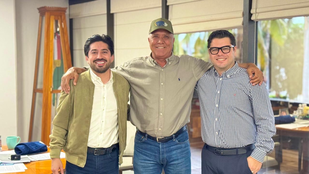 Gildardo Leyva se reúne con funcionarios estatales