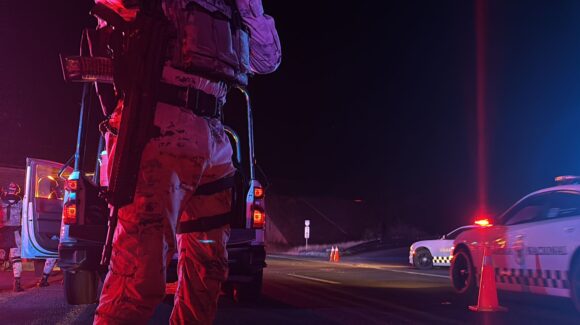 Localizan a hombre ‘encobijado’ en el km 32 de la autopista Mazatlán–Culiacán