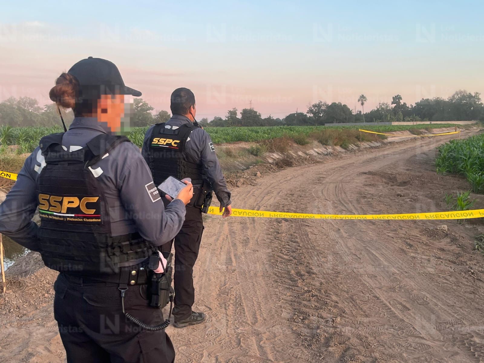 hallan cuerpo semienterrado en La Laguna de San Pedro navolato