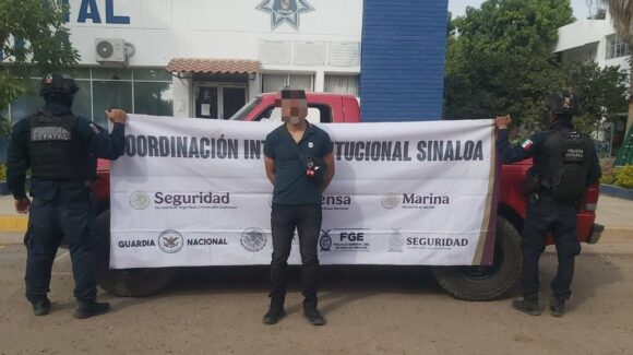 Circulaba en una camioneta con placas americanas; fue detenido en Bellavista, en Culiacán, Sinaloa