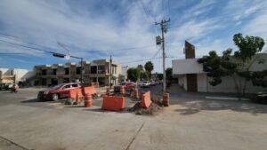 Hundimiento el de la Cuahutémoc y Madero, en Guasave