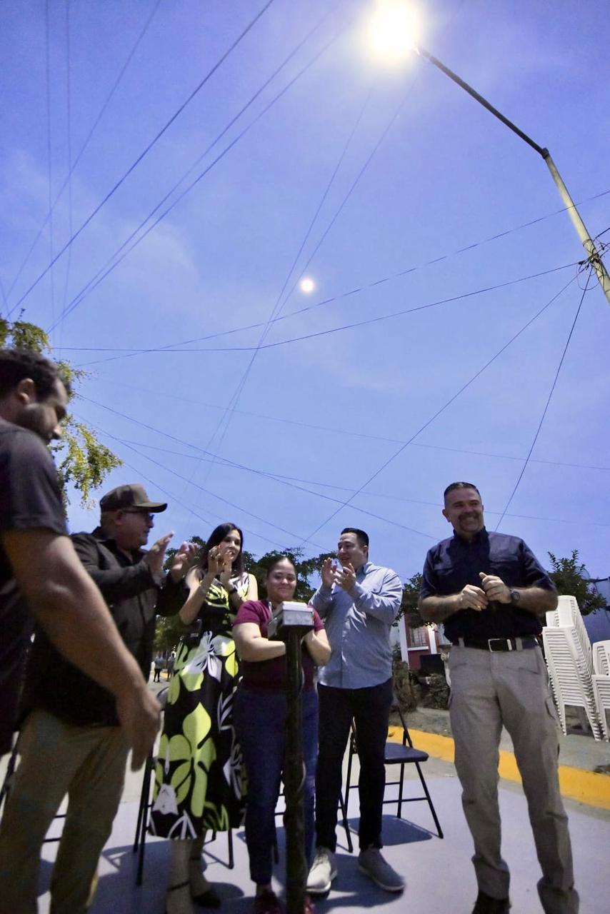inauguran alumbrado en mazatlan