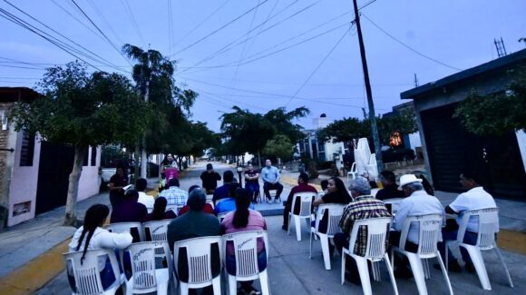 ‘Mazatlán, Sinaloa, Brilla’ ilumina Pradera Dorada y refuerza la seguridad vecinal con inversión histórica en alumbrado y servicios