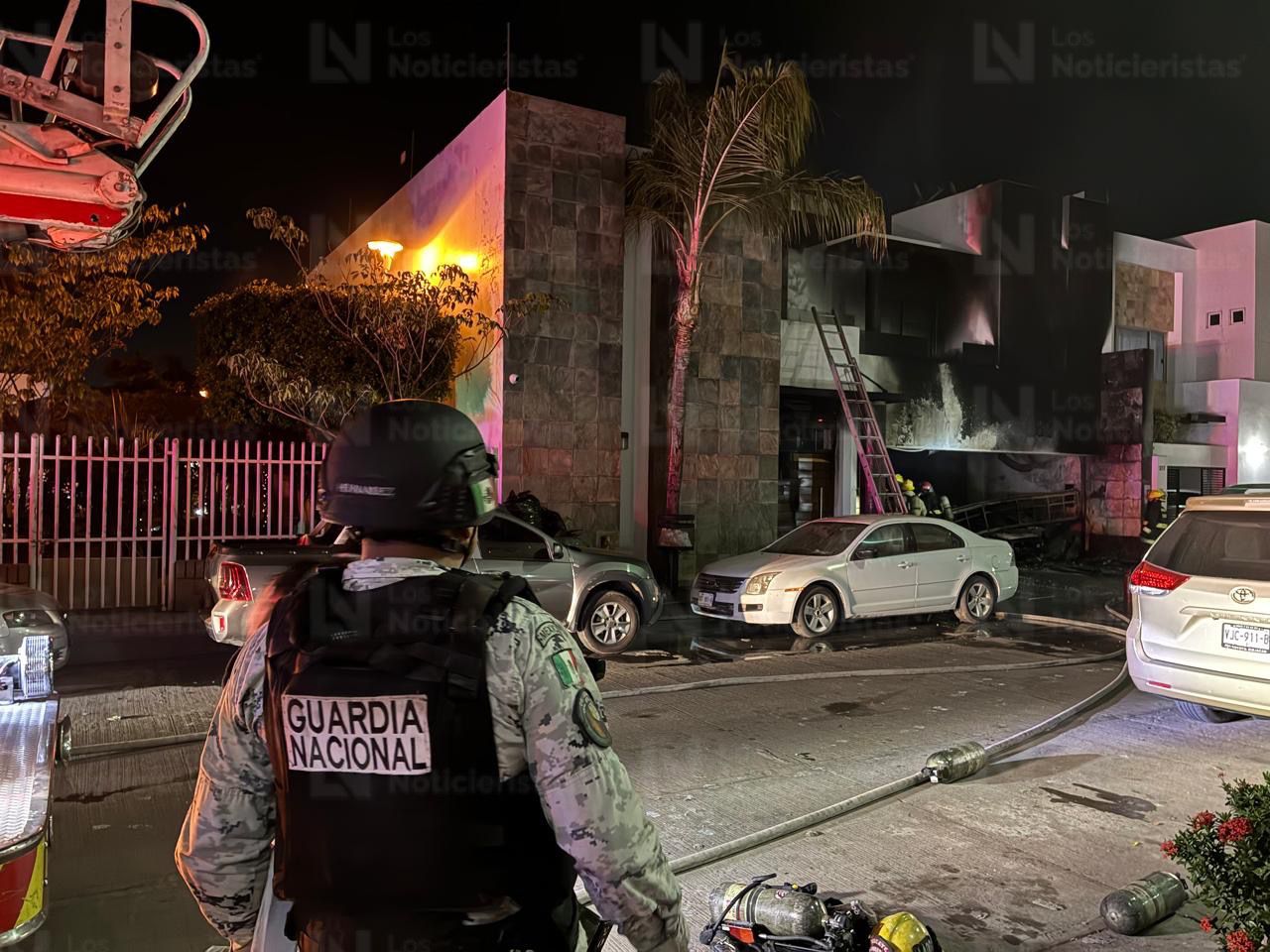 Incendian residencia cerca de la Fiscalía, en el sector Tres Ríos, en Culiacán