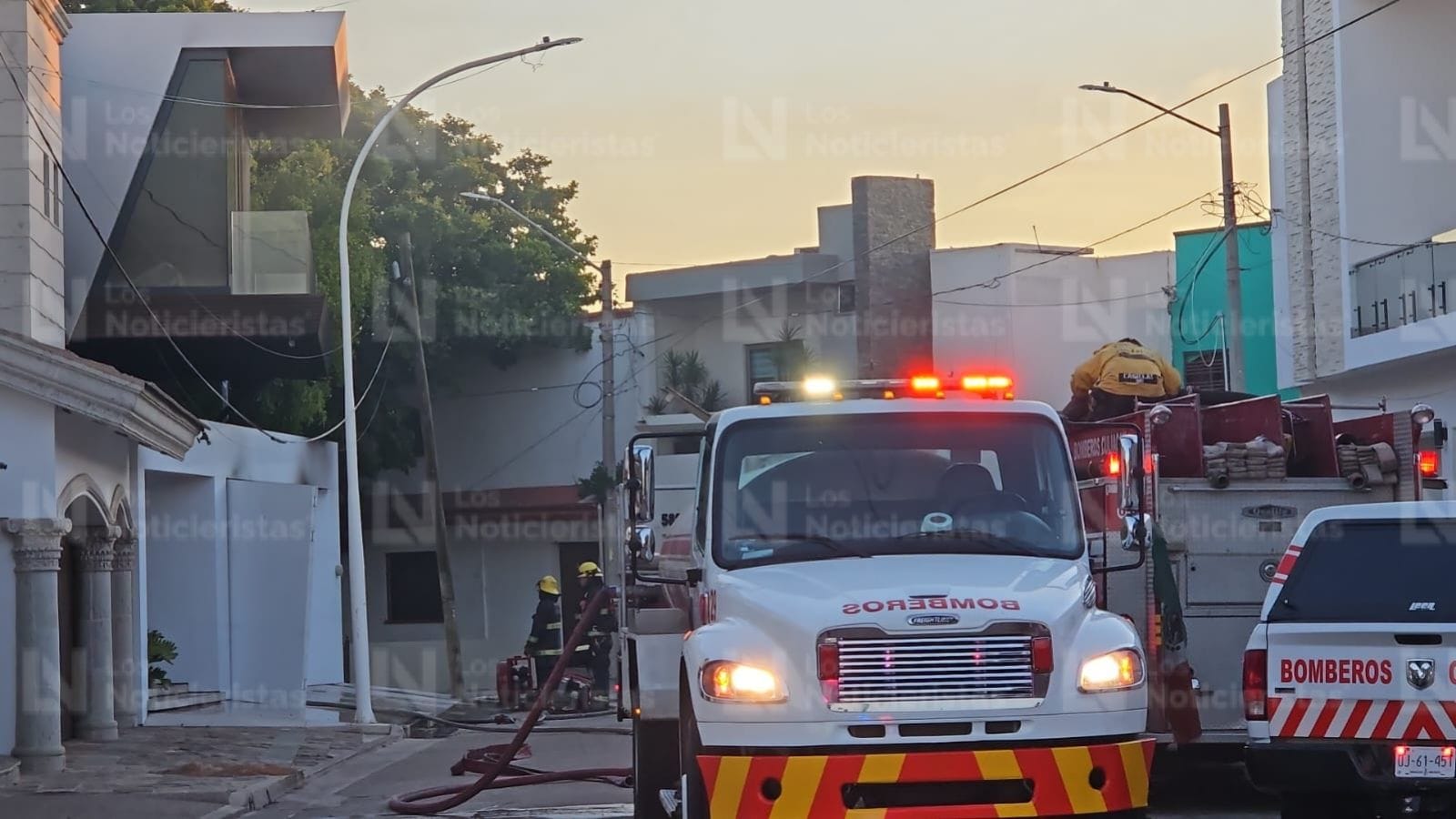 incendian una casa en la colonia chapultepec de culiacan (1)