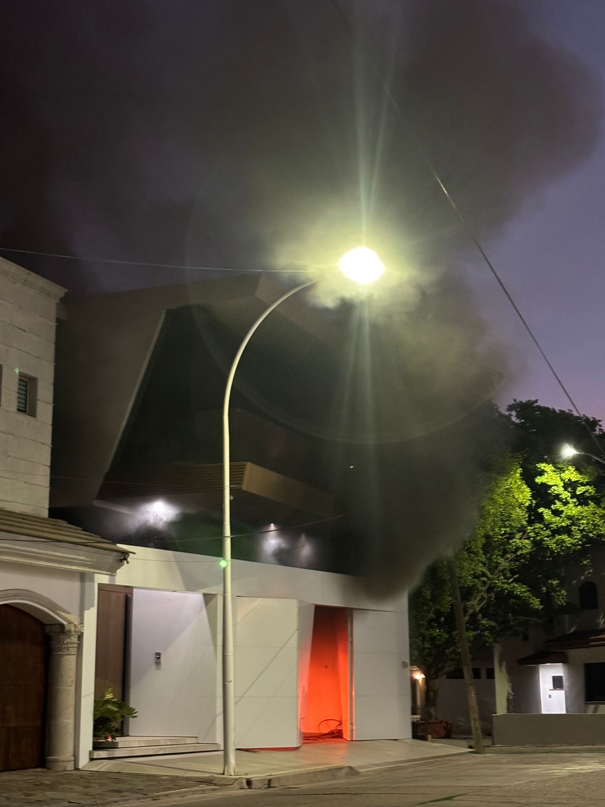 incendian una casa en la colonia chapultepec de culiacan (