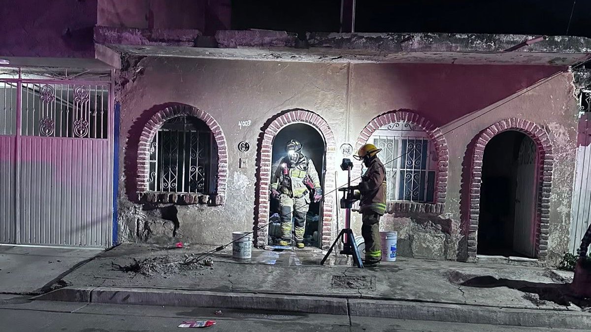 Bomberos apagan fuego en vivienda de la colonia Morelos de Mazatlán