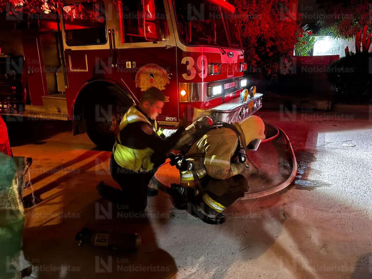Incendio en casa de la colonia 72, en Los Mochis, Sin.
