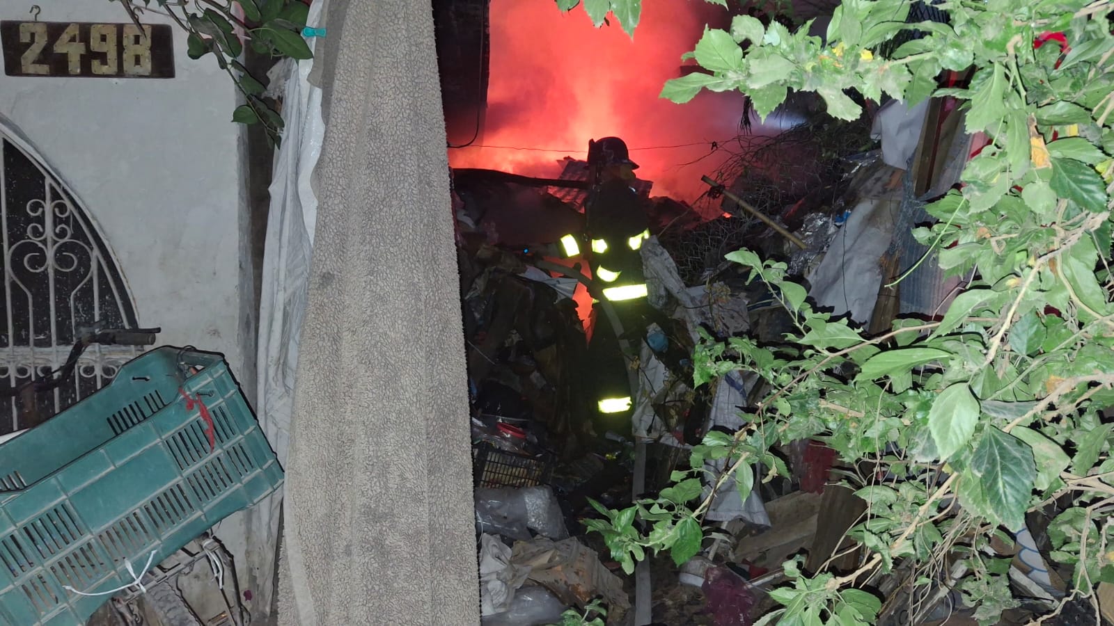 Incendio en casa de la colonia 72, en Los Mochis, Sin.